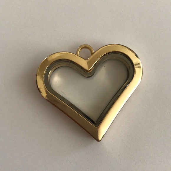 Gold toned lucite/plastic heart pendant - Picture 2 of 3
